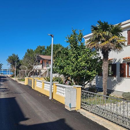 Apartman Car Vir Dış mekan fotoğraf